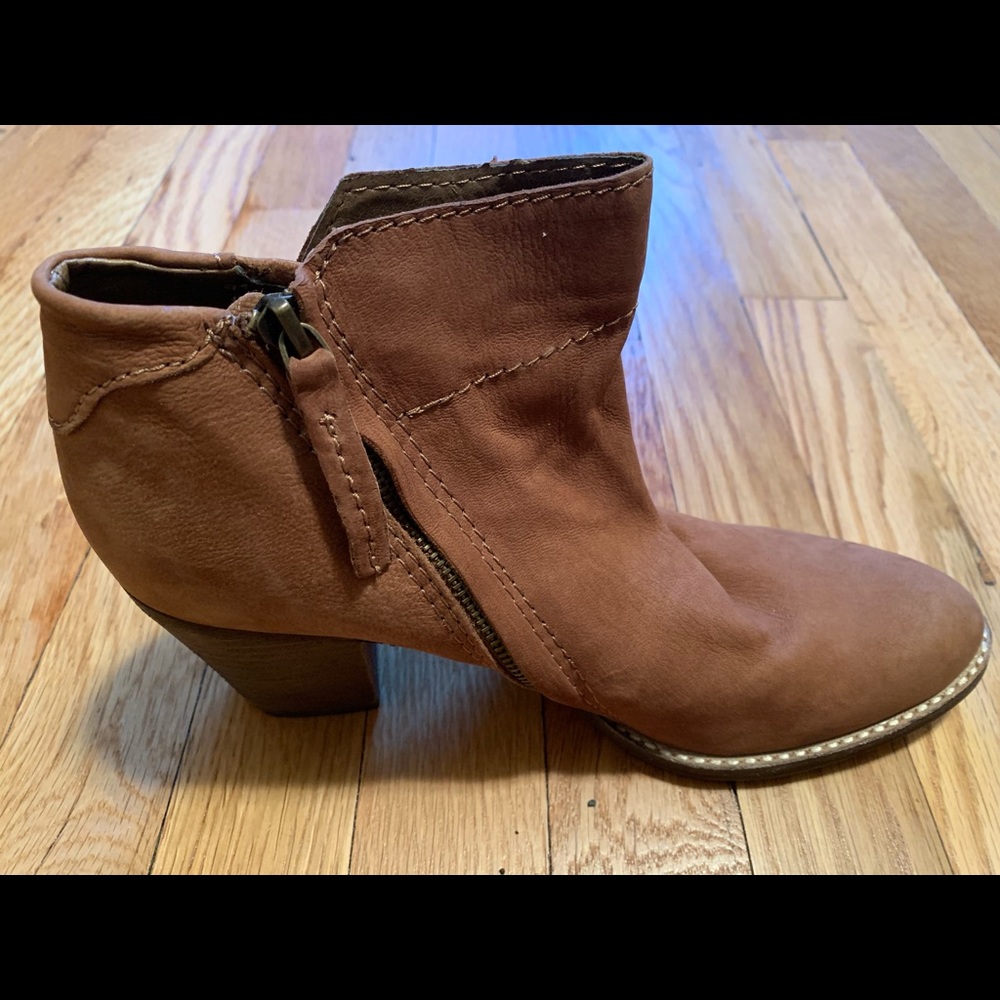 Dolce Vita western style boots
